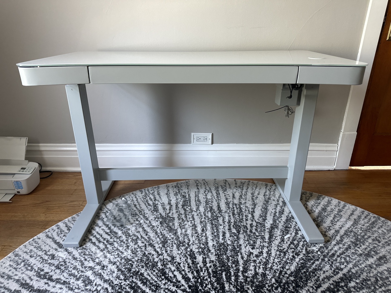 Electric Standing Desk w/ charging port