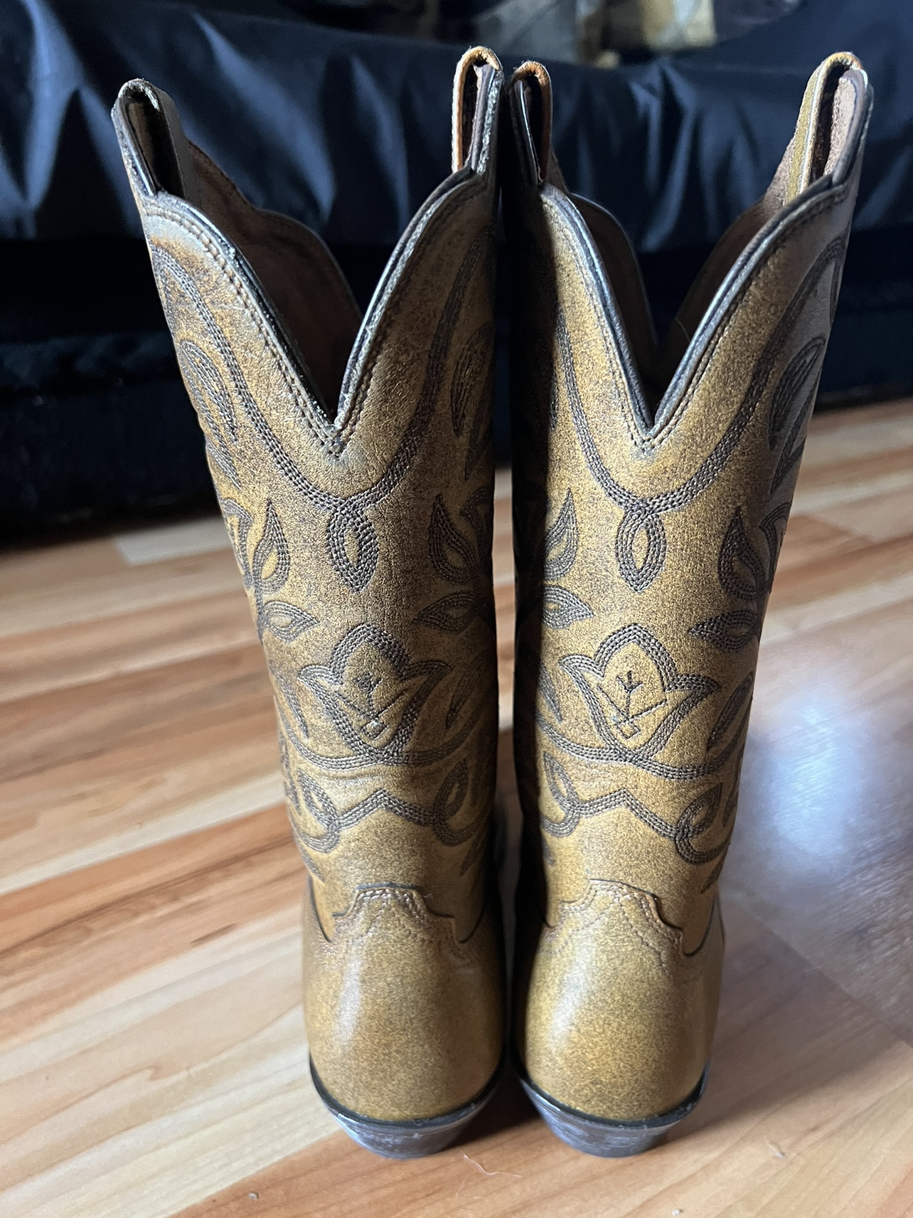 Cowboy boots for women’s size 8.5 B medium - photo 2