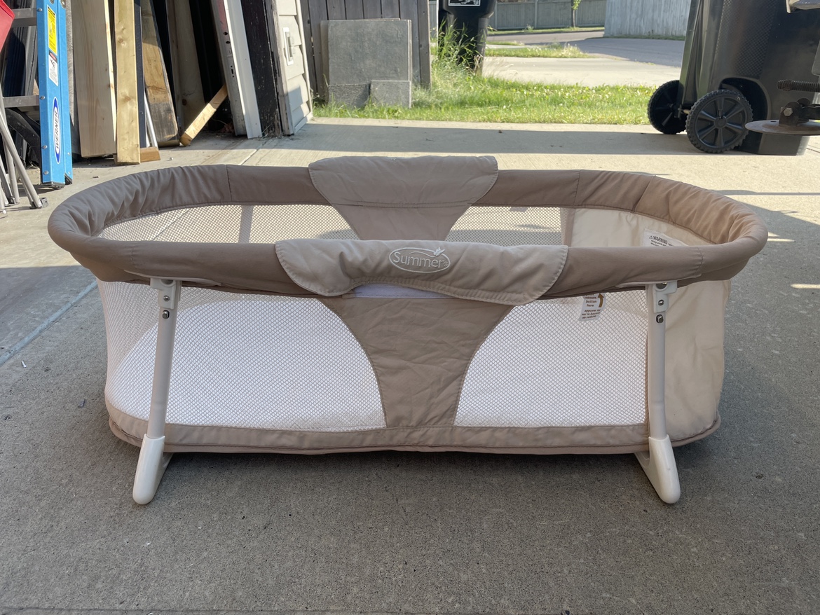 Travel bassinet