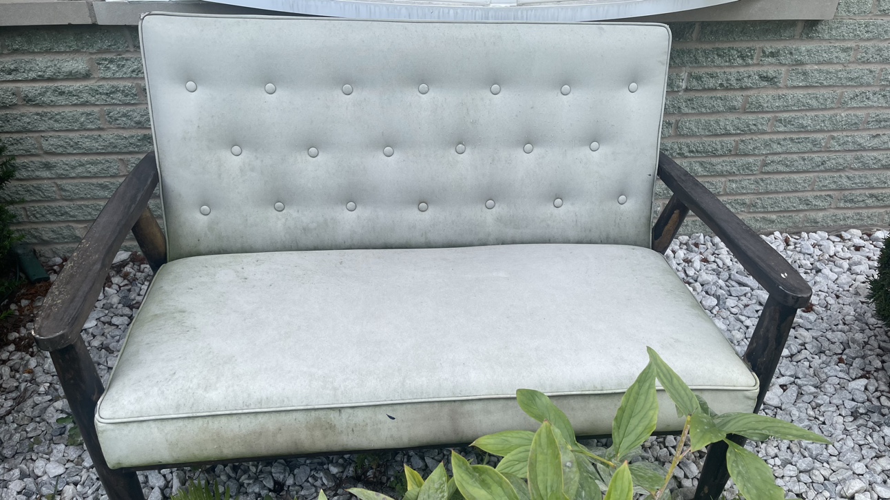 Mid Century  Loveseat need clean please check more pictures - photo 3