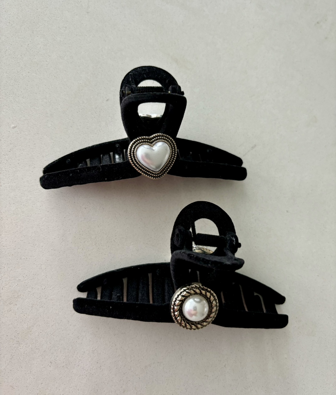 🆕Hair Claw Clips, 2pcs image indicator(2)