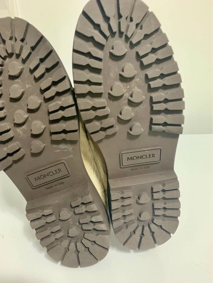 Moncler Suede Boots Size 40 image indicator(2)