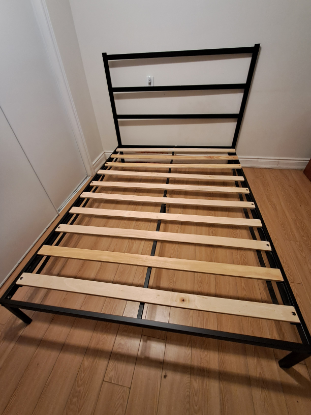 Queen size bed frame - photo 2