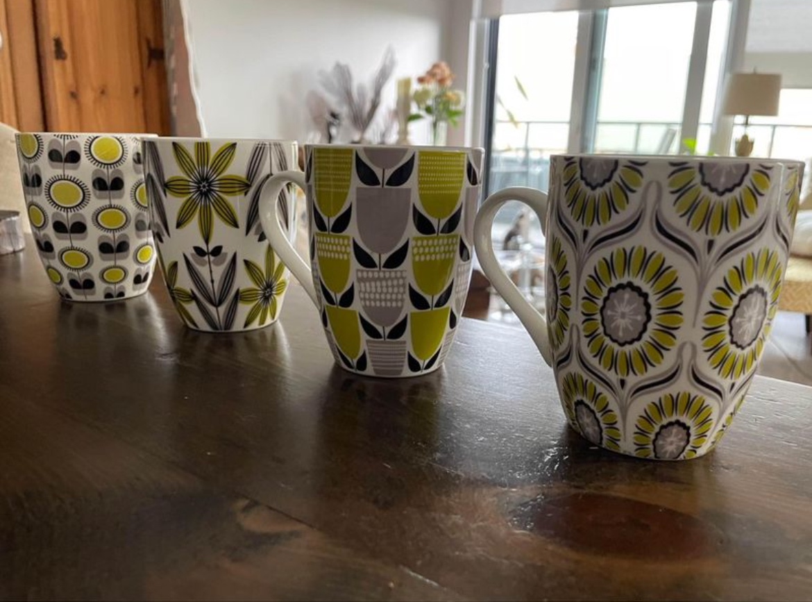 Set of 4 Decorative Mugs #freecycle thumbnail