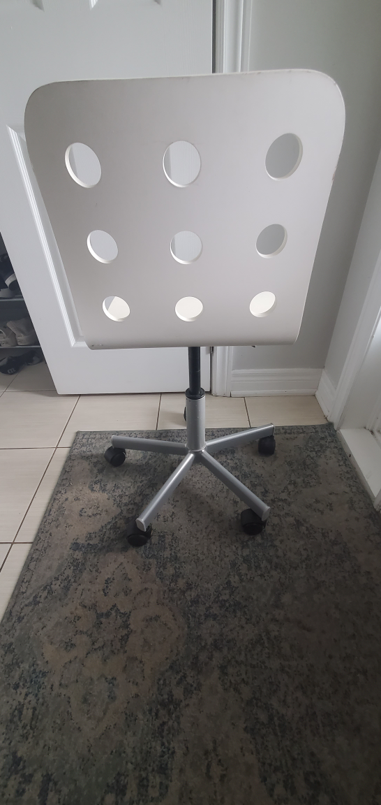 White rotating and adjustable office chair