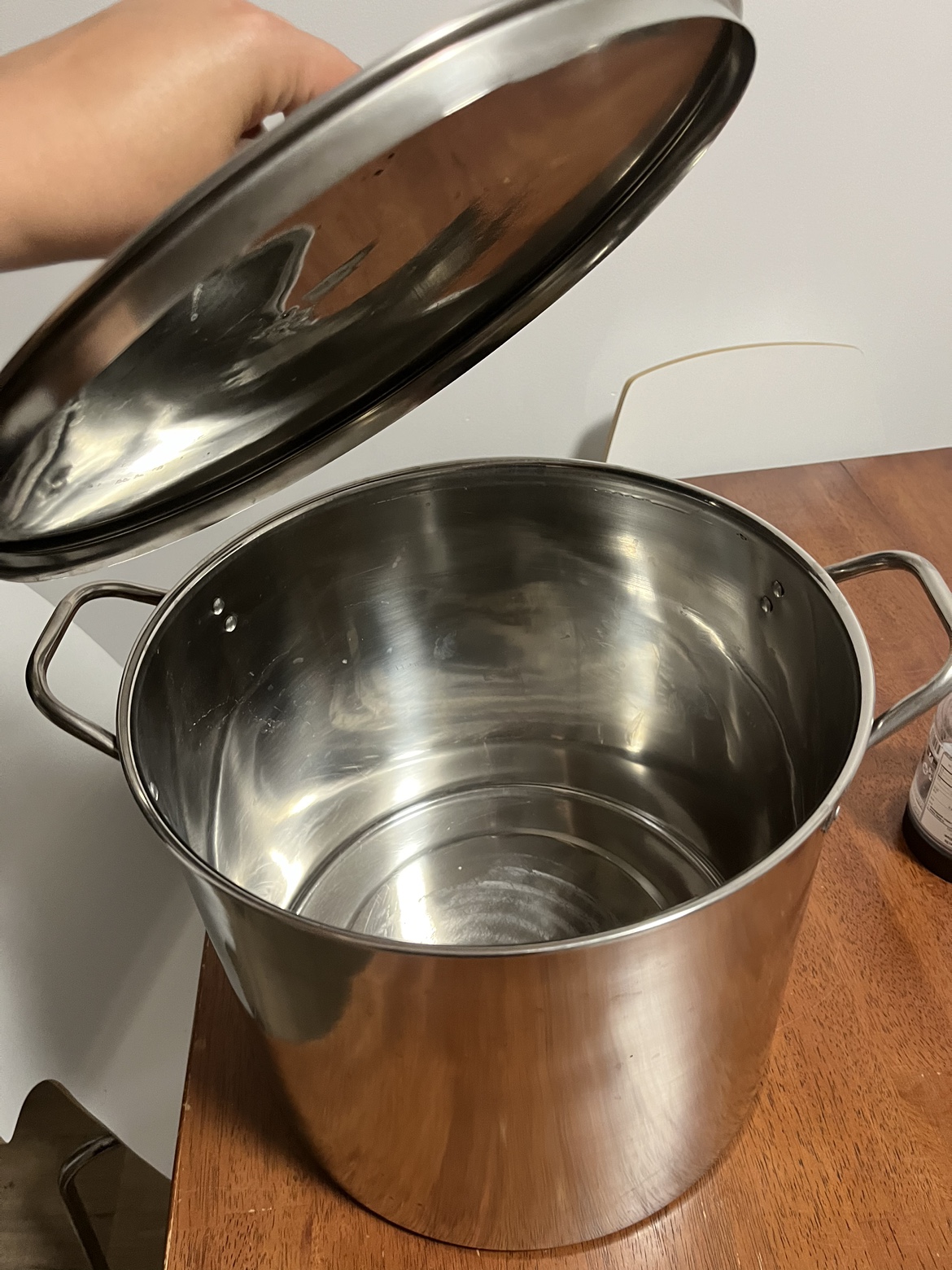 Stainless Steel Stock Pot with Lid image indicator(2)