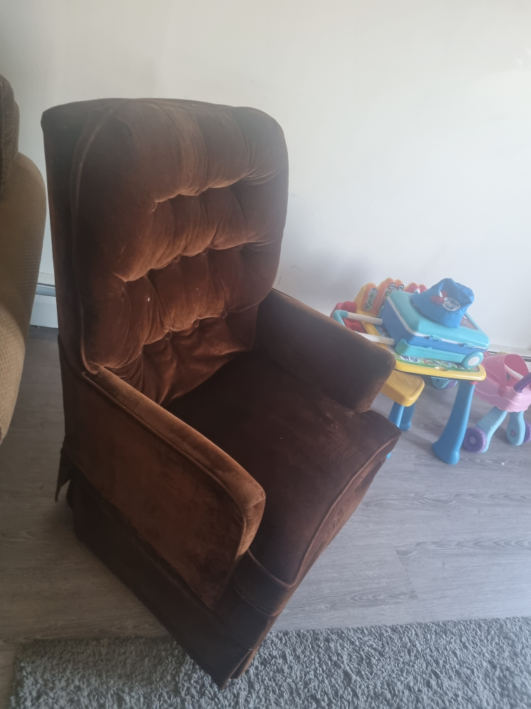 Comfortable Brown rocking sofa chair - photo 2