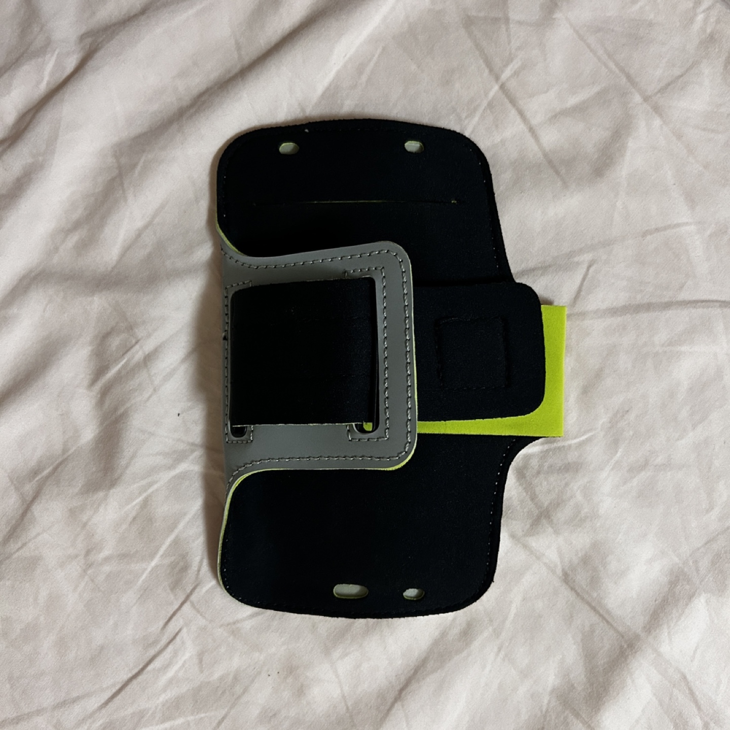 Fila - Exercise Armband Phone Holder image indicator(4)