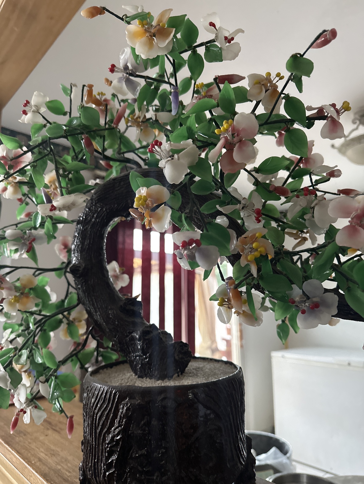 Plant decoration - glass leaves and flowers thumbnail