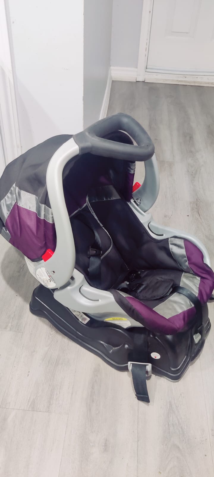 Baby trend car seats (2)
