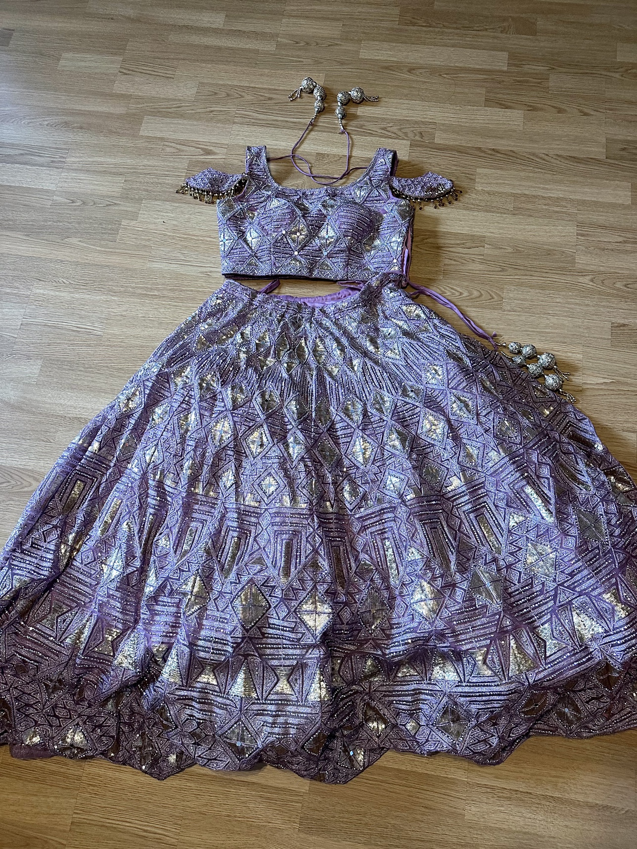 Like New - 32” Lehenga with Matching Dupatta - photo 3