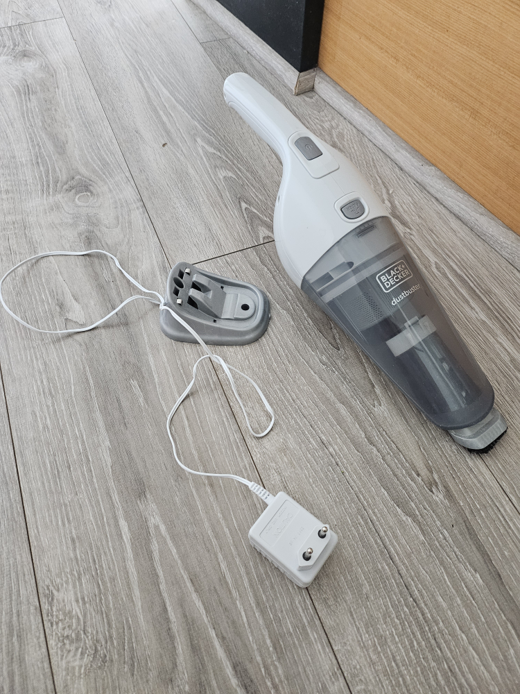 BLACK+DECKER Mini vacuum cleaner (EU PLUG - REQUIRES ADAPTER) - photo 3