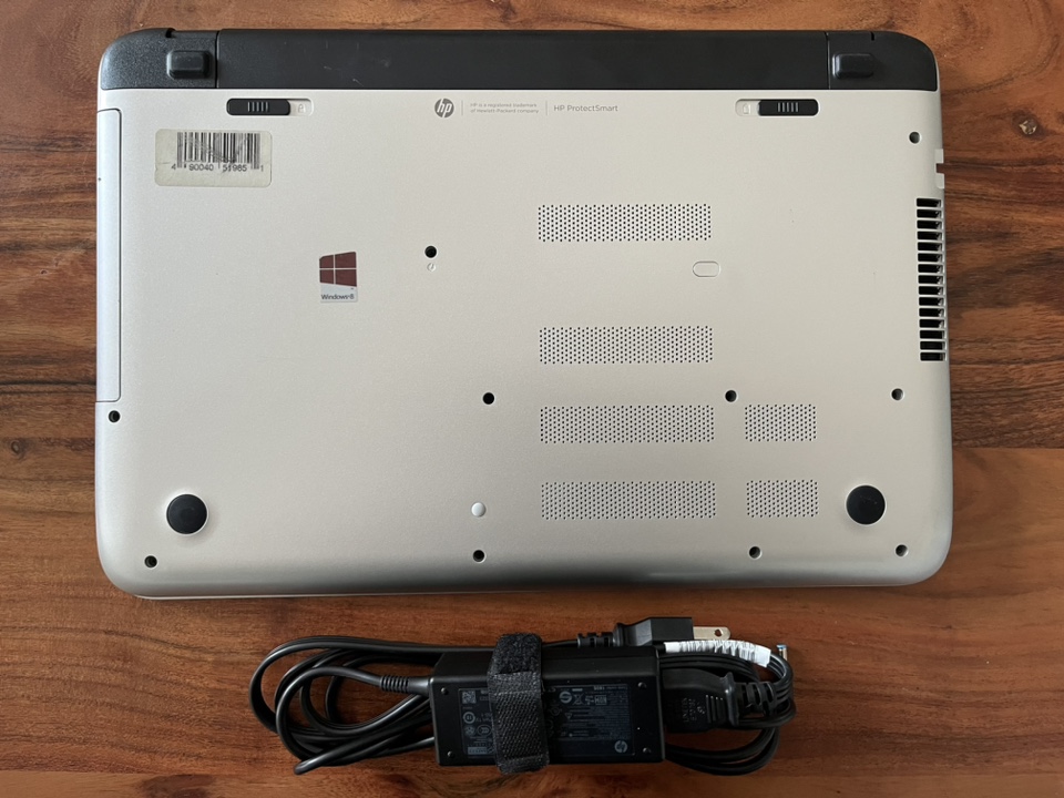 HP pavilion 15.6 laptop - photo 2