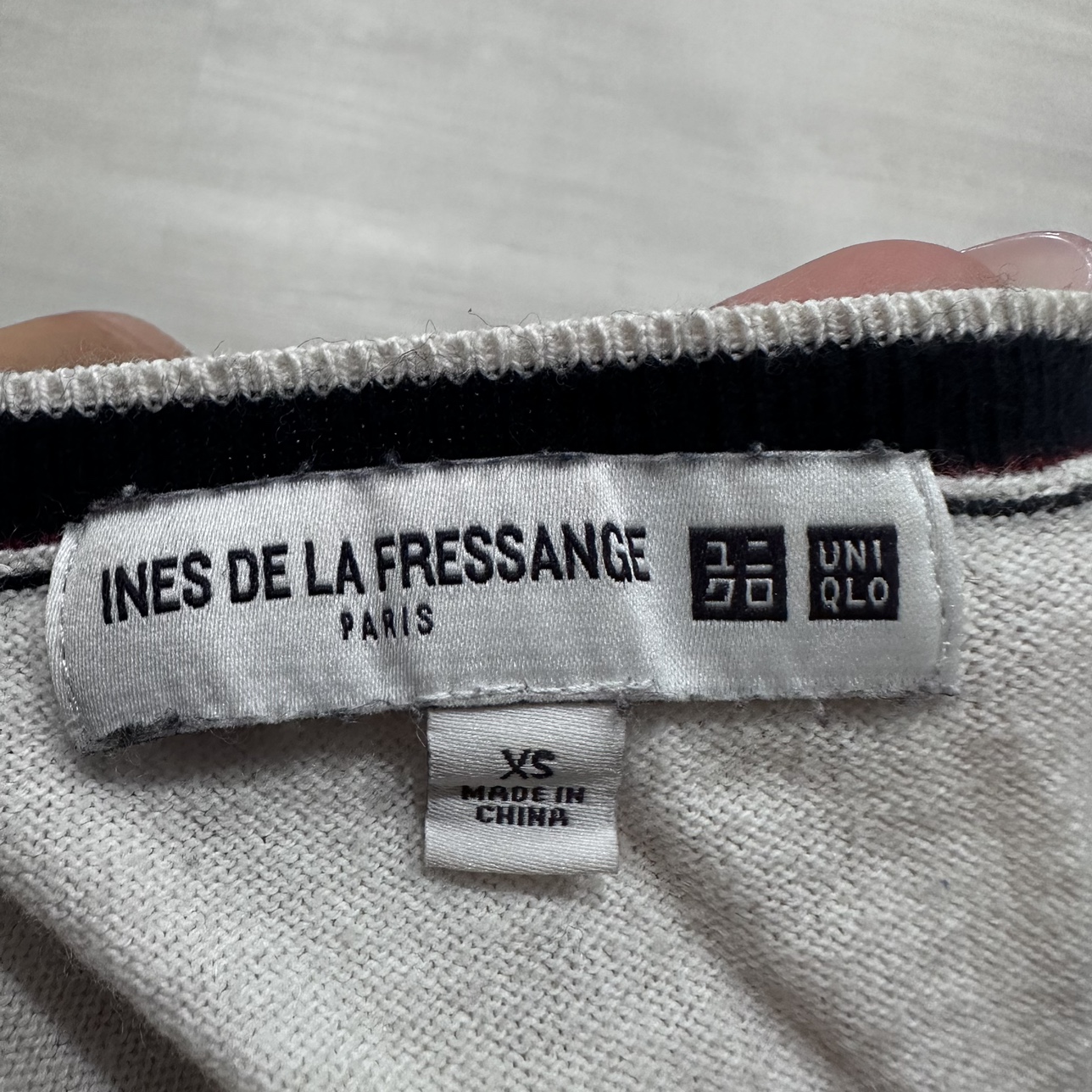 Uniqlo v-neck longsleeve top image indicator(4)