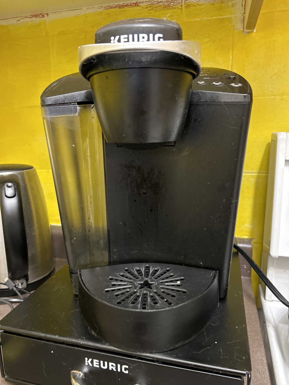Keurig Coffee Maker thumbnail