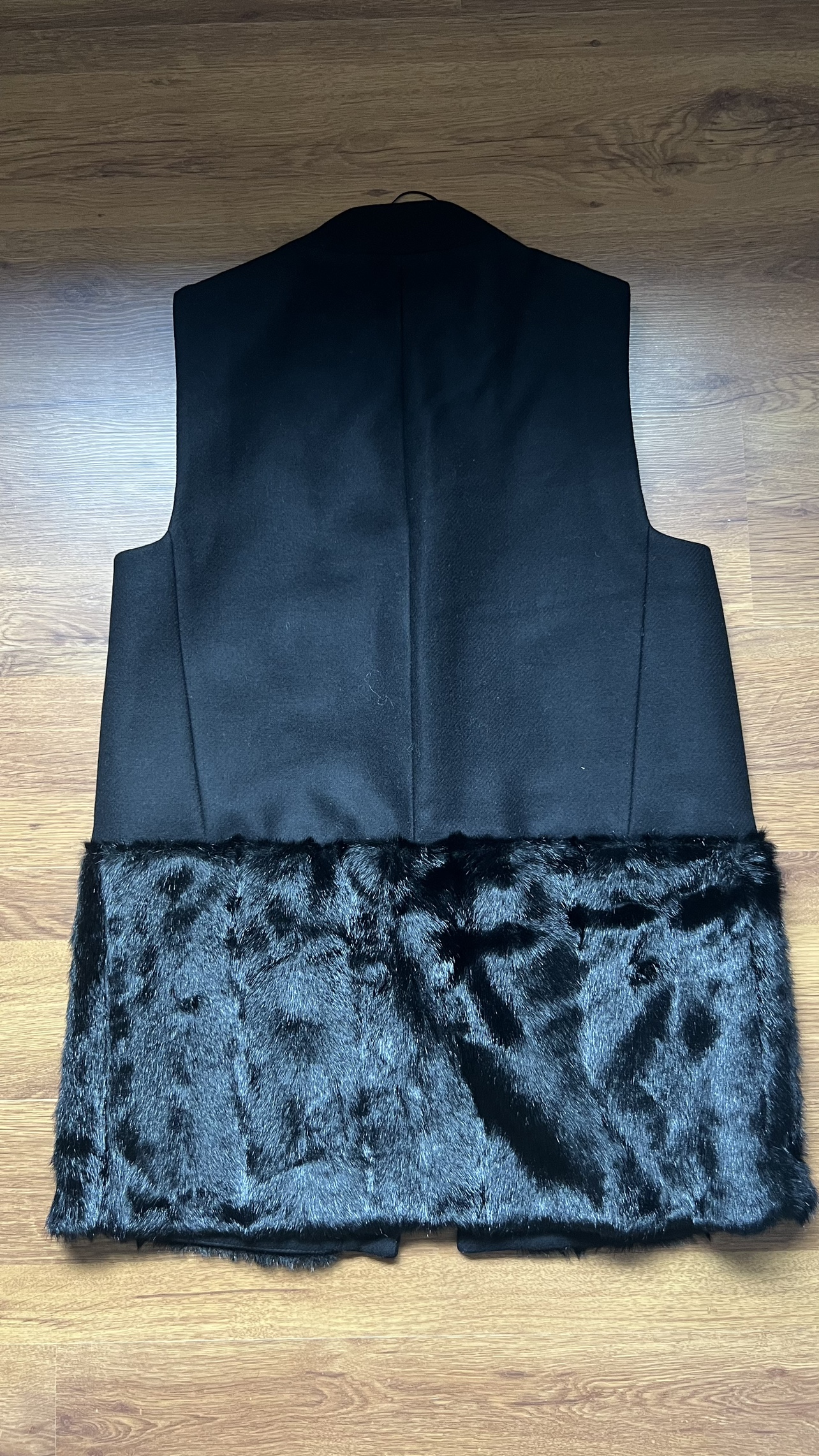Zara Woman Black Fur Vest image indicator(2)