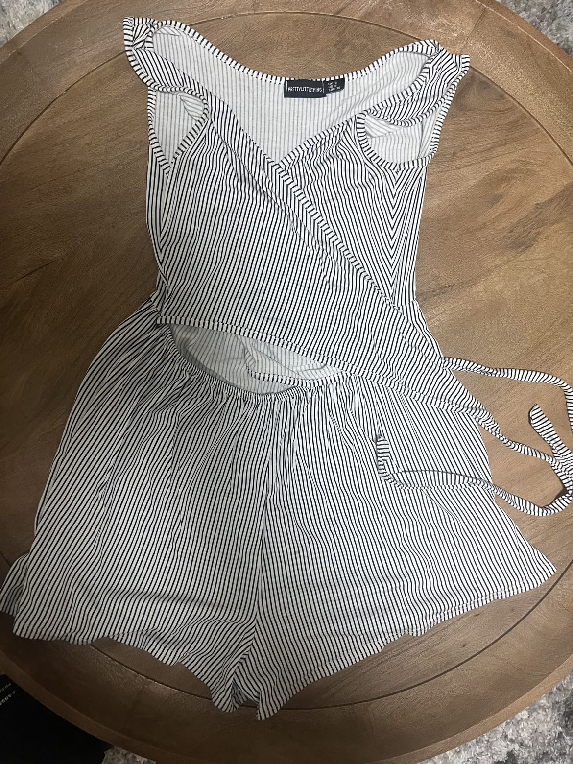 Women’s/Teen Clothing Bundle image indicator(8)