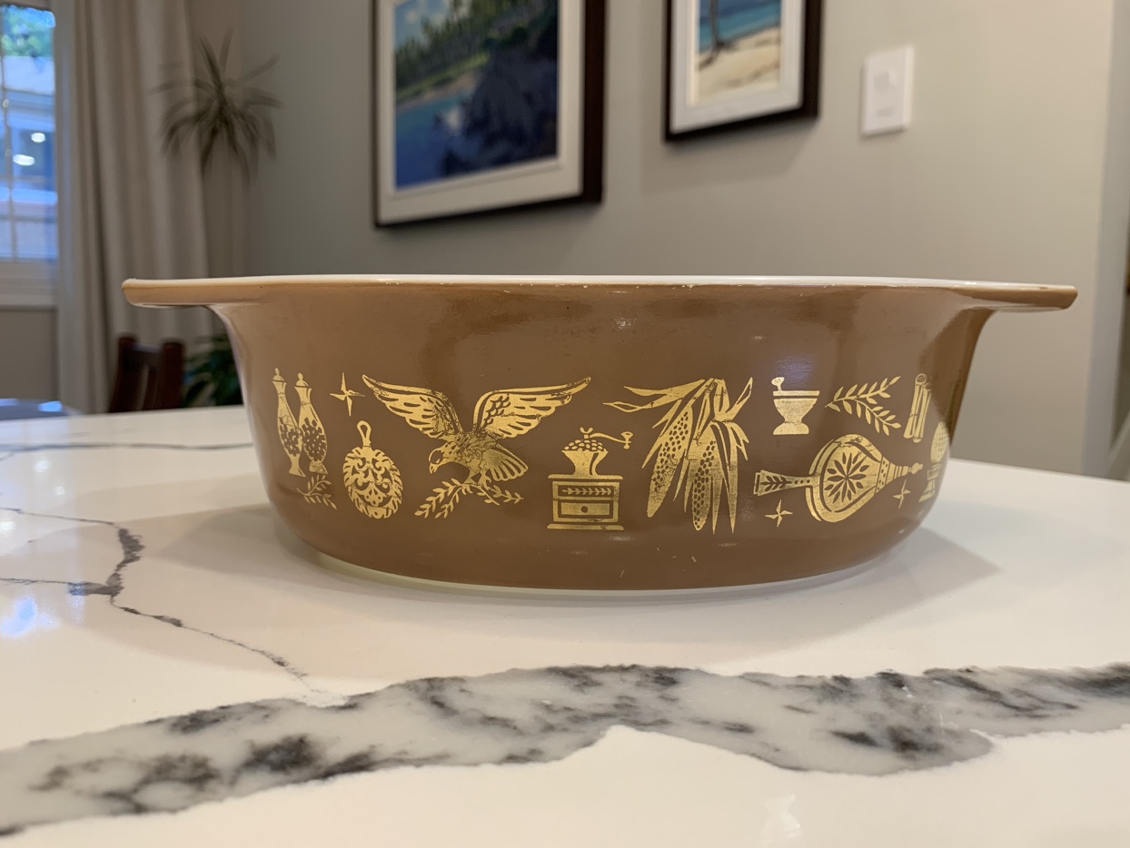 Pyrex Americana 1 & 1/2 Quart Cinderella Casserole image indicator(2)