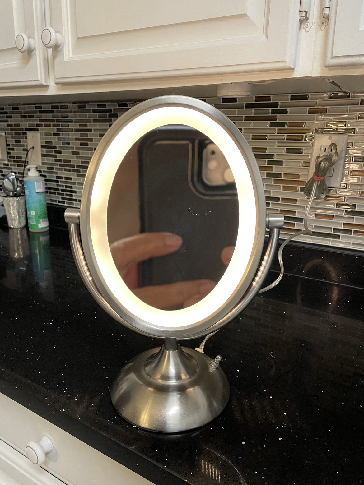 Magnifying 2 sided light tilt mirror