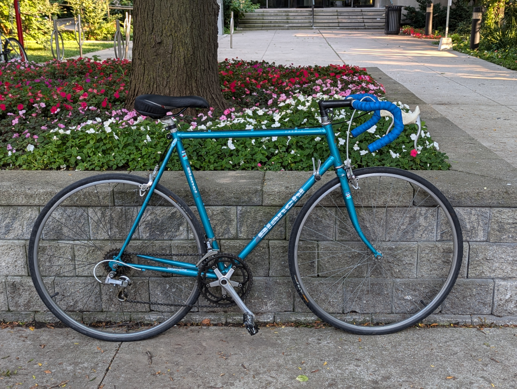 Bianchi Road Bike - Vintage Campione del Mondo 1986-87 Edition thumbnail