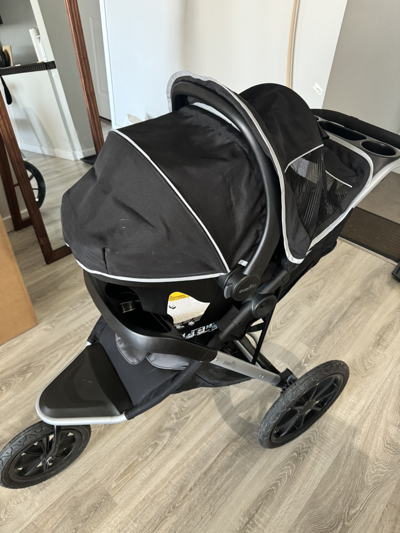 Evenflo Victory+ Jogging Stroller with Carseat base - photo 5