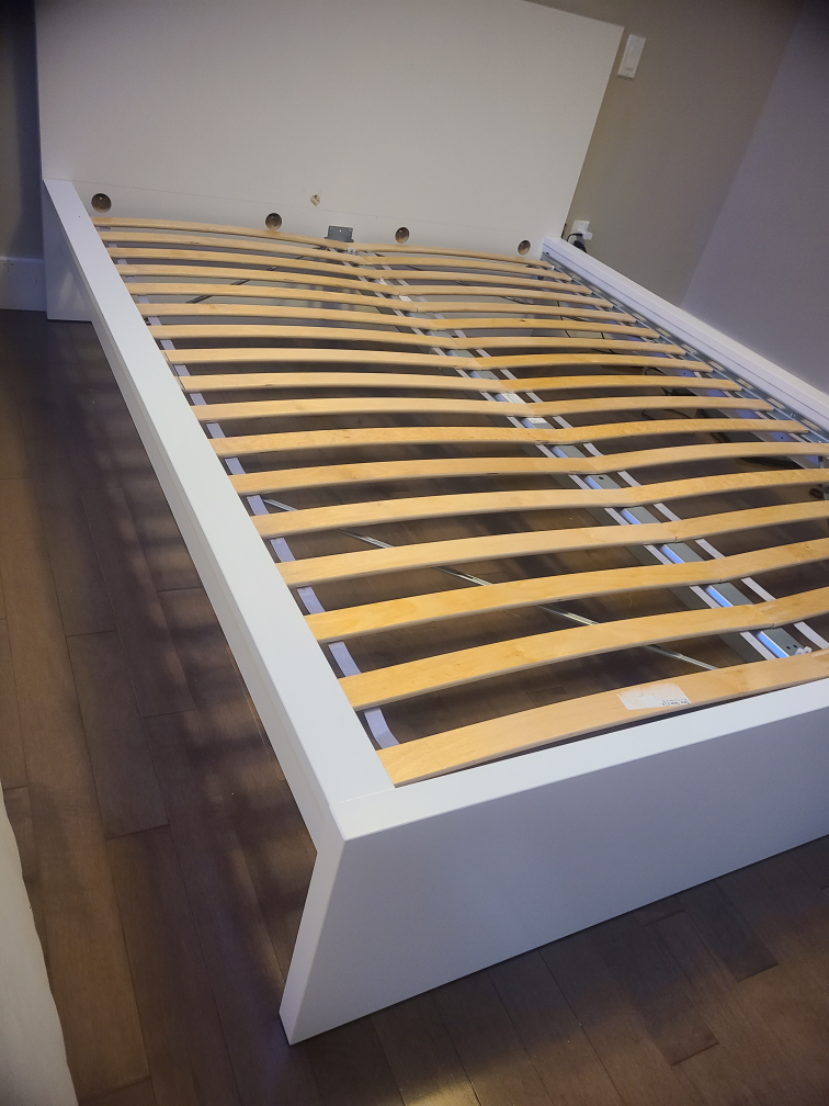Queen Size Bed Frame from Ikea - photo 2