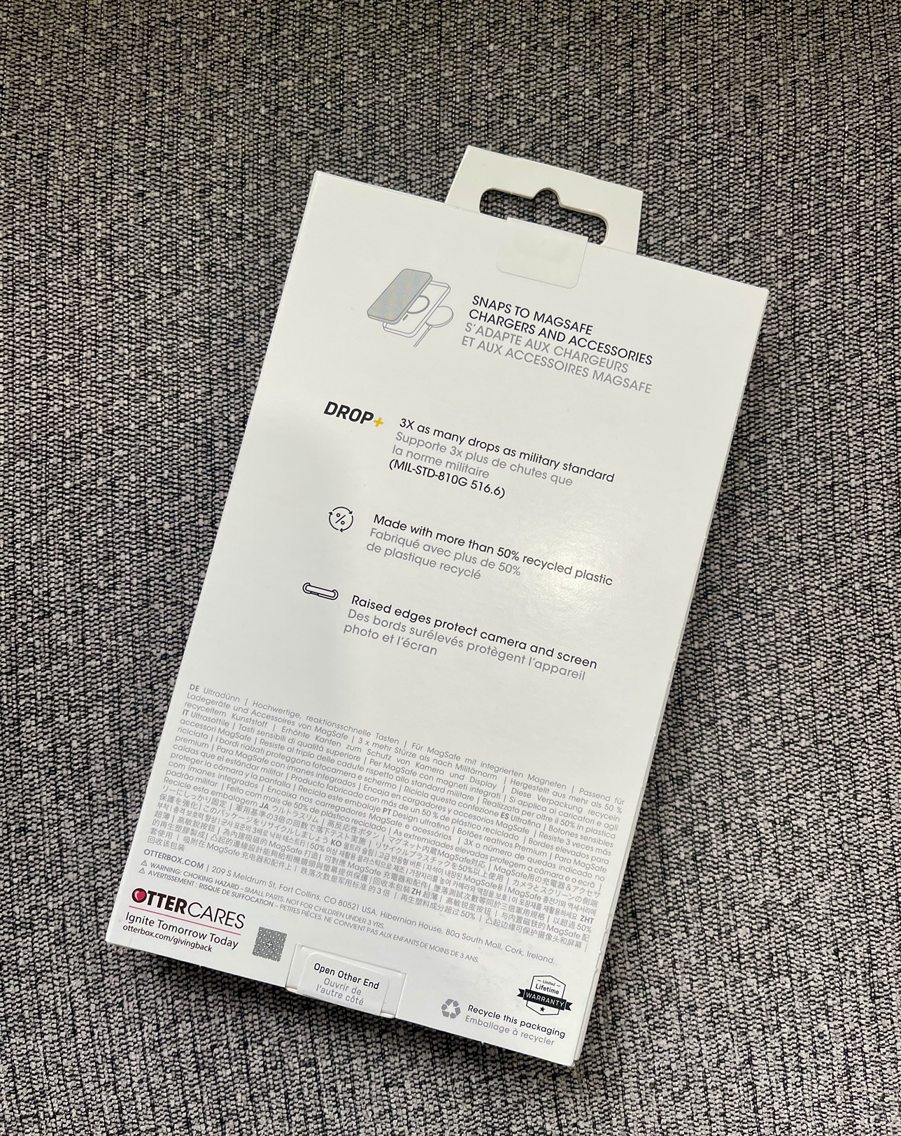 iPhone 15 Pro Max OtterBox Case image indicator(2)