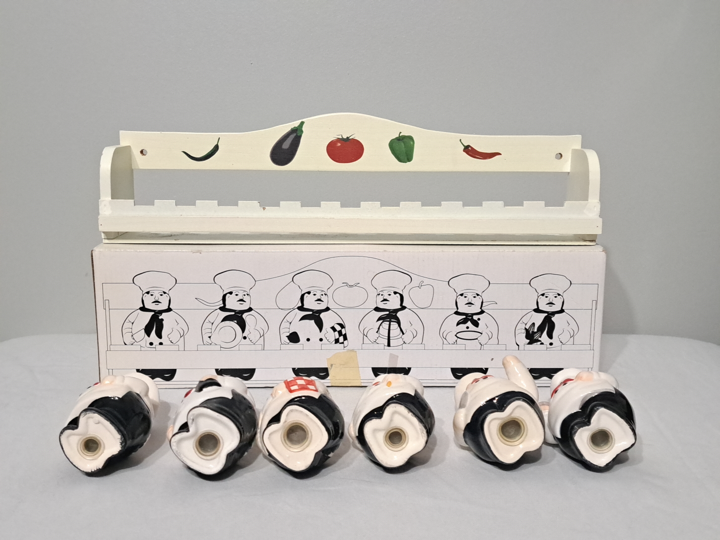vtg chef shaker spice rack set w/box - photo 3