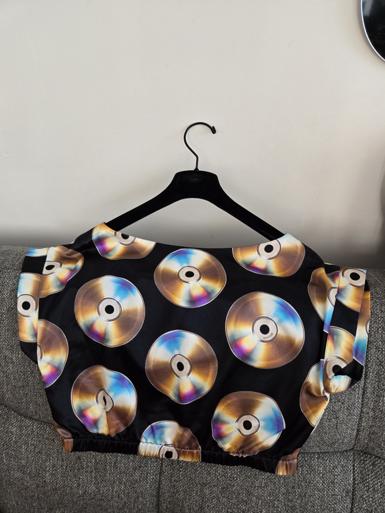 Moschino × H&M top 💿 image indicator(3)