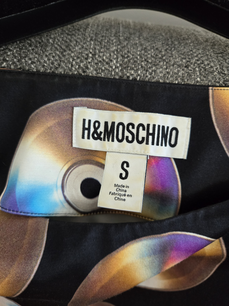 Moschino × H&M top 💿 image indicator(4)