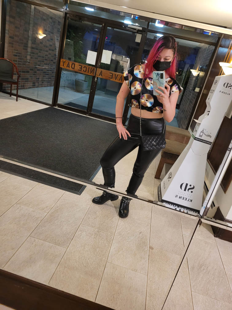 Moschino × H&M top 💿 image indicator(7)