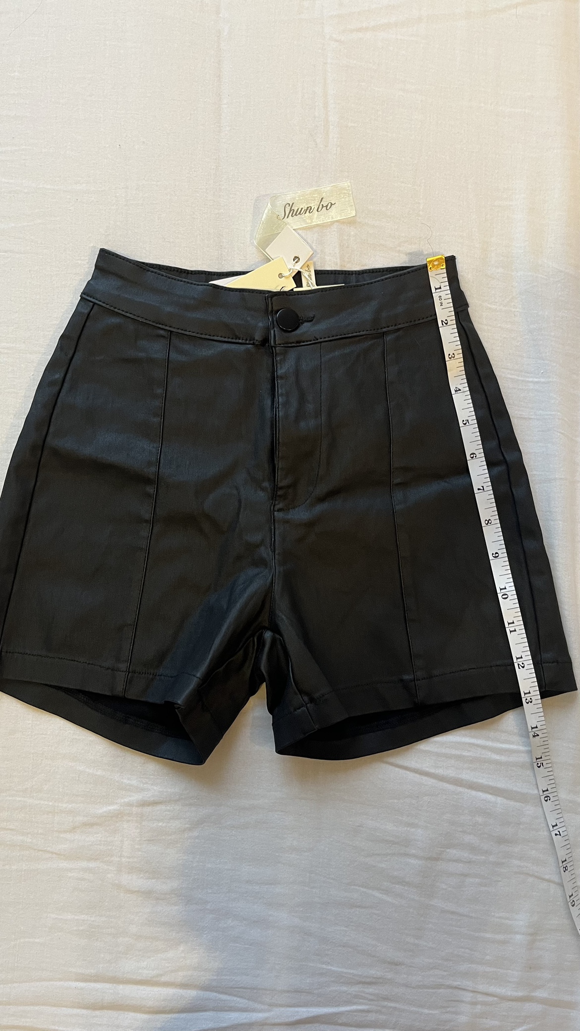 ‼️Declutter Sale‼️ Black Faux Leather Shorts XS - photo 2