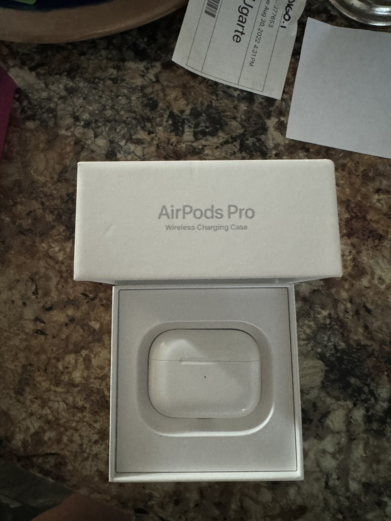 Apple AirPods Pro with Wireless Charging Case - photo 2
