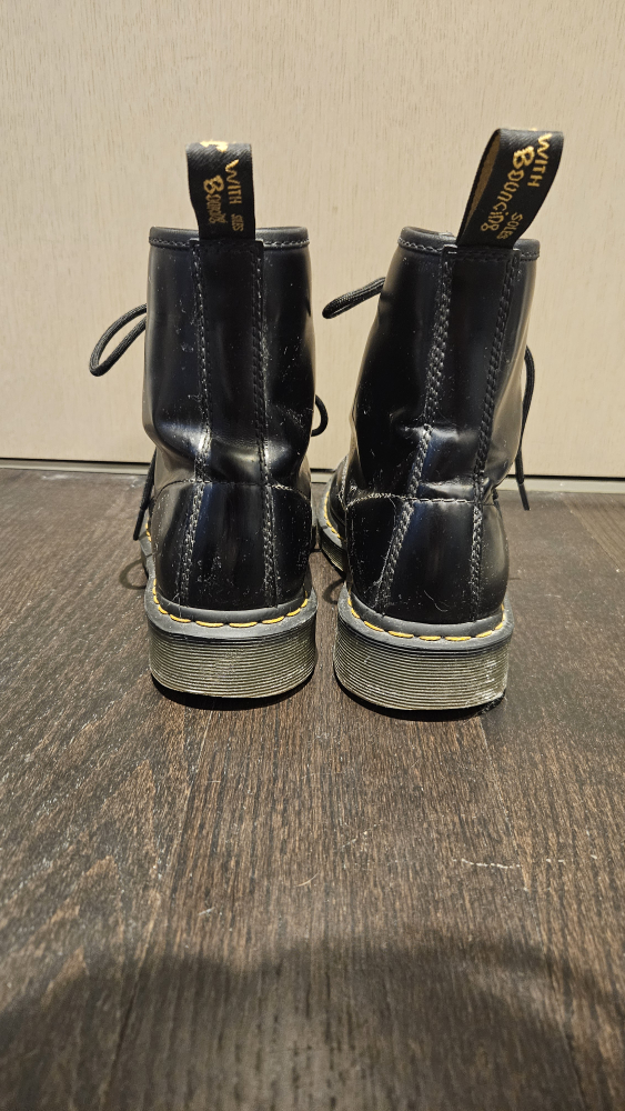Dr. Martens 1460 Boots image indicator(3)