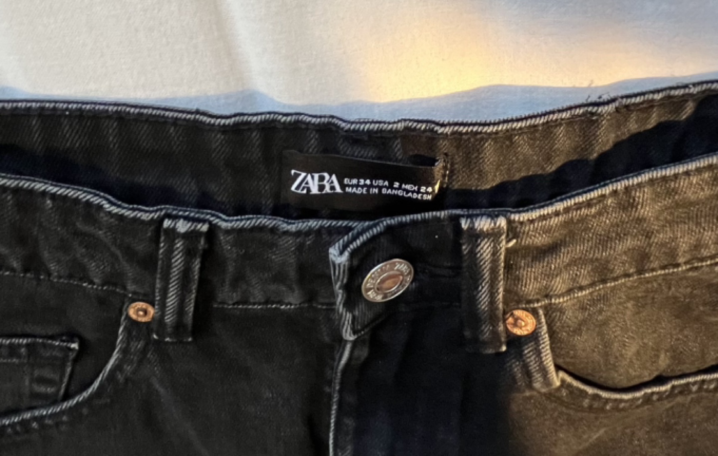 Zara women’s denim shorts size US 2 - photo 3