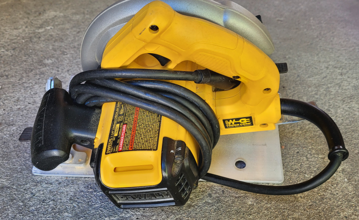 DeWalt Circular Saw - photo 2