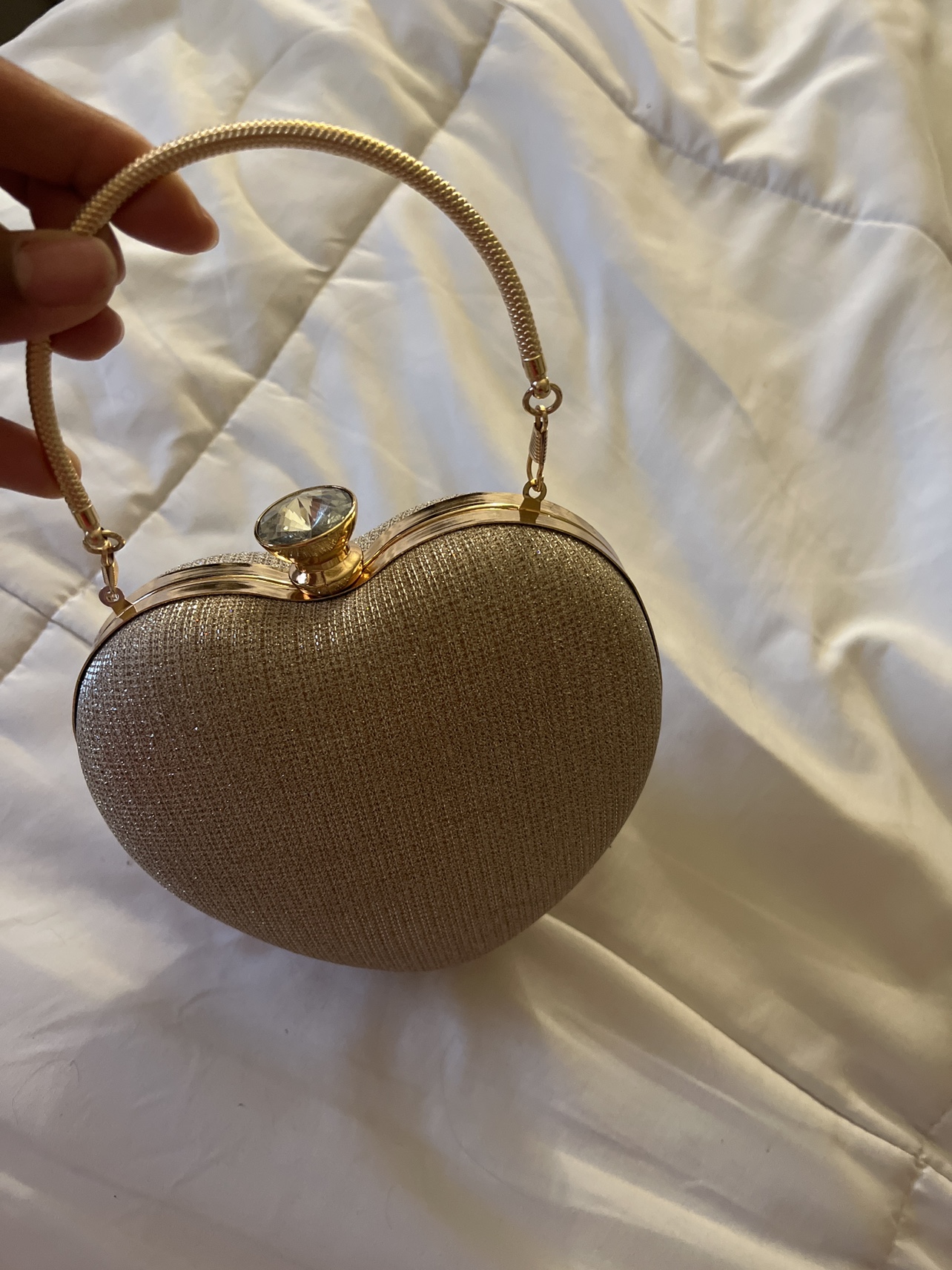Heart chape clutch