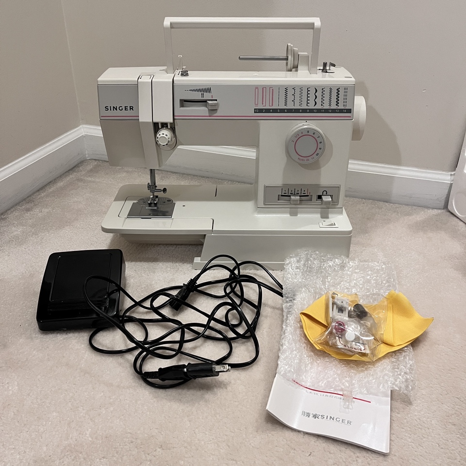 Sewing Machine - Singer 9010