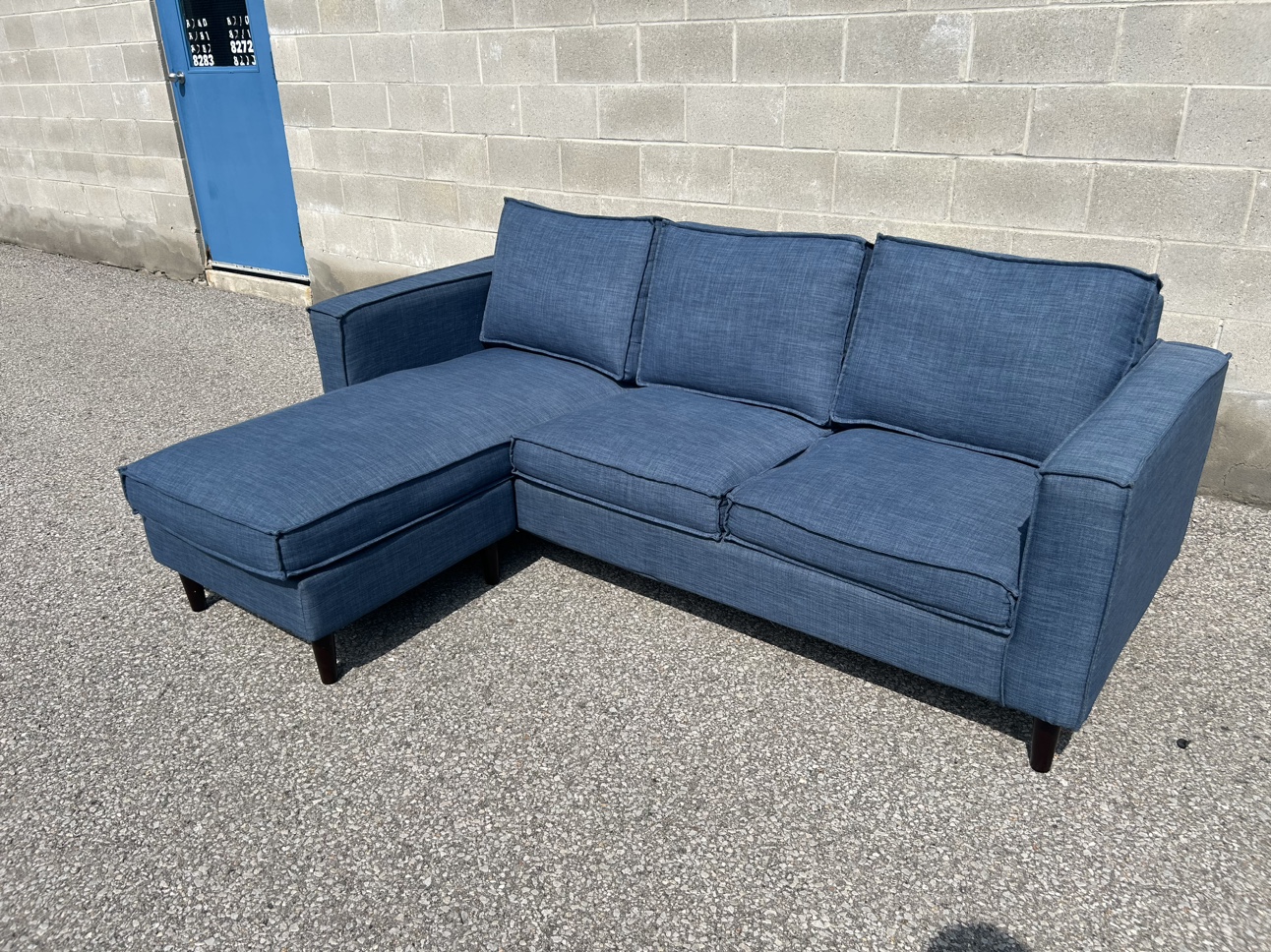 FREE DELIVERY• BLUE SECTIONAL COUCH / SOFA w/ REVERSIBLE CHAISE - photo 4