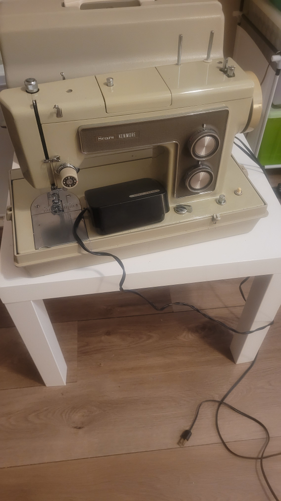 Kenmore sewing machine - photo 2