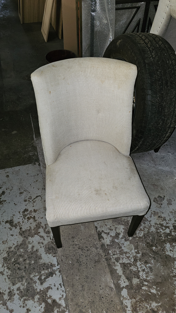 Round Wooden Dining Table image indicator(8)