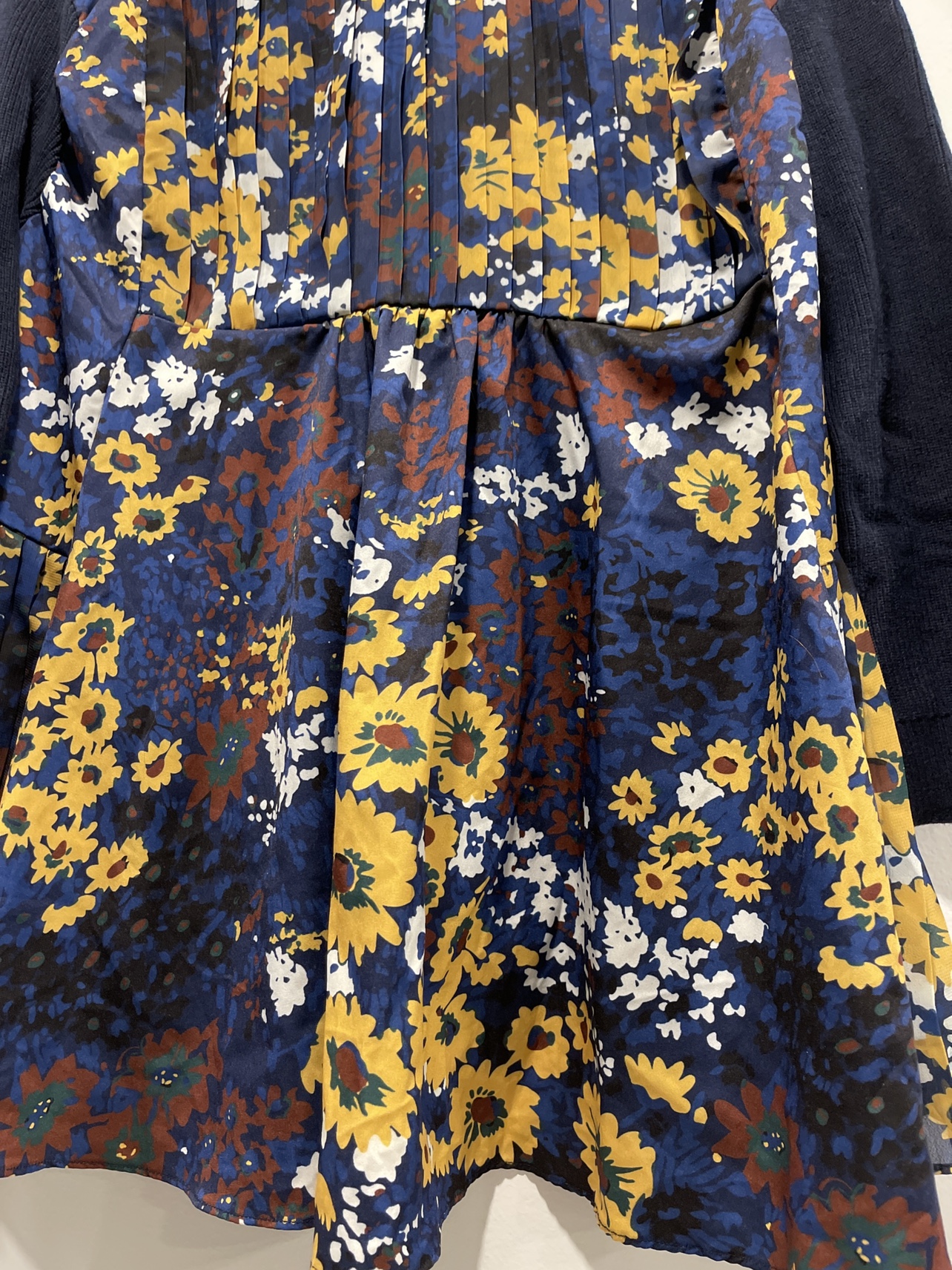 Korean Style Navy Floral Chiffon Knit image indicator(5)