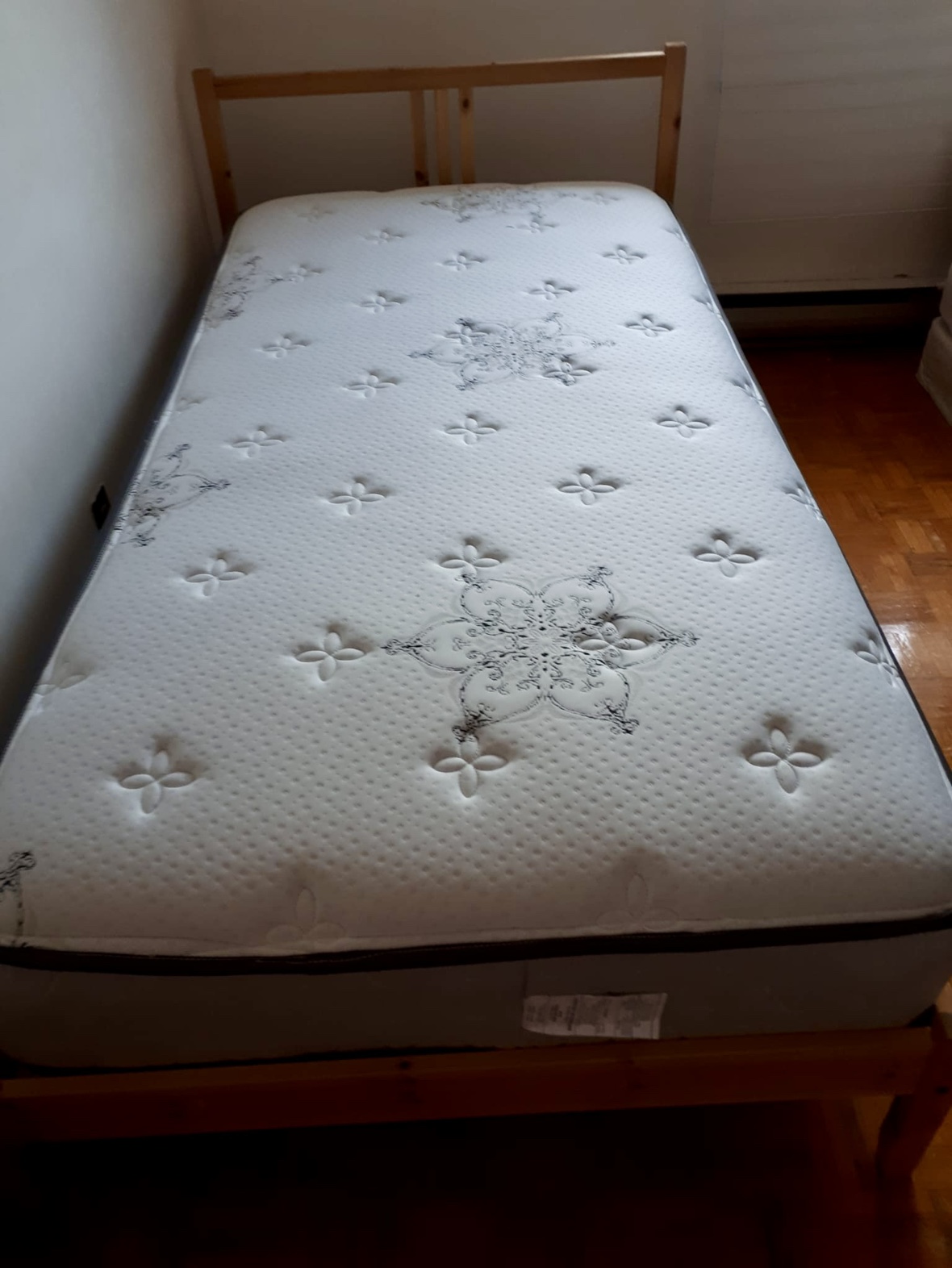 NEIDEN Pine Bed Frame, Twin, with Double Layered Mattress image indicator(3)