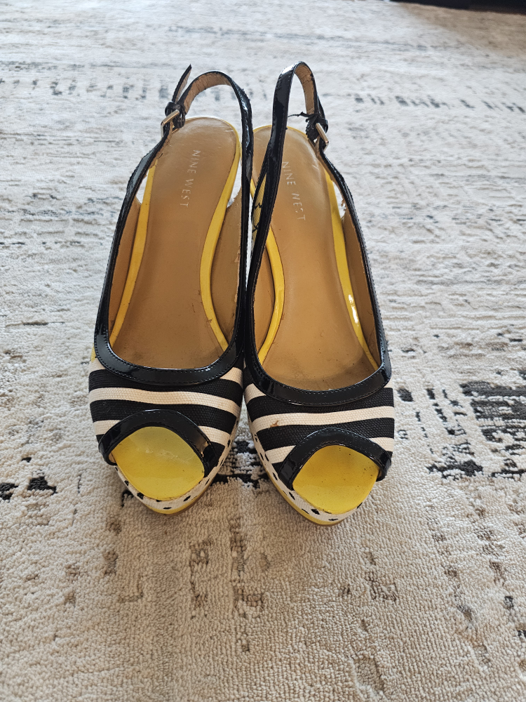 Nine West Yellow & Black Peep Toe Heels