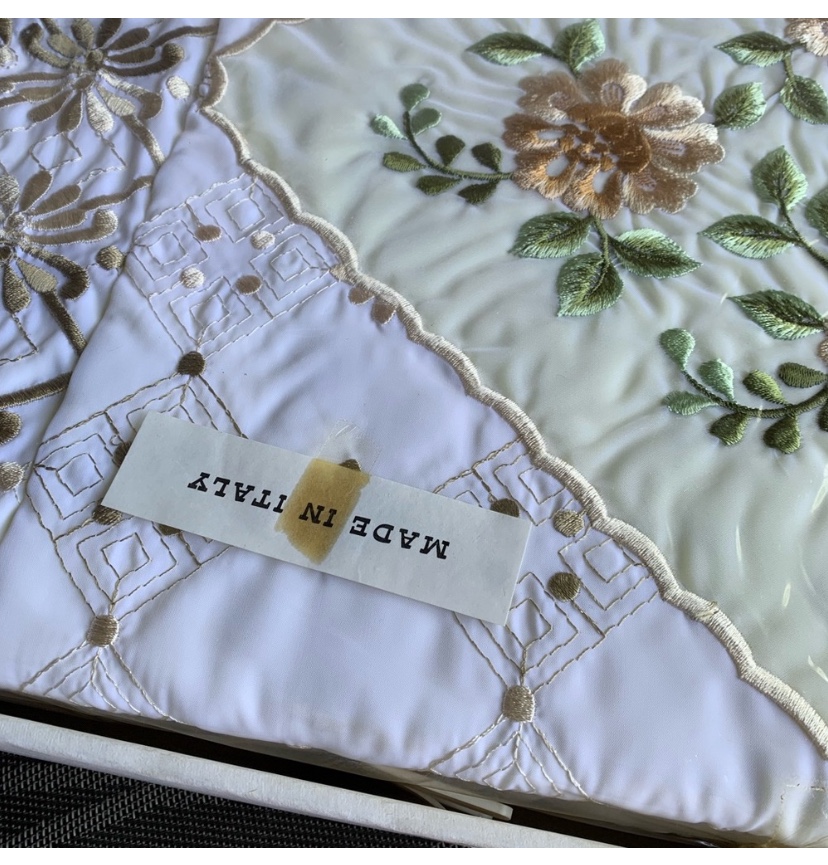 Vintage Embroidered Italian bedspread - photo 3