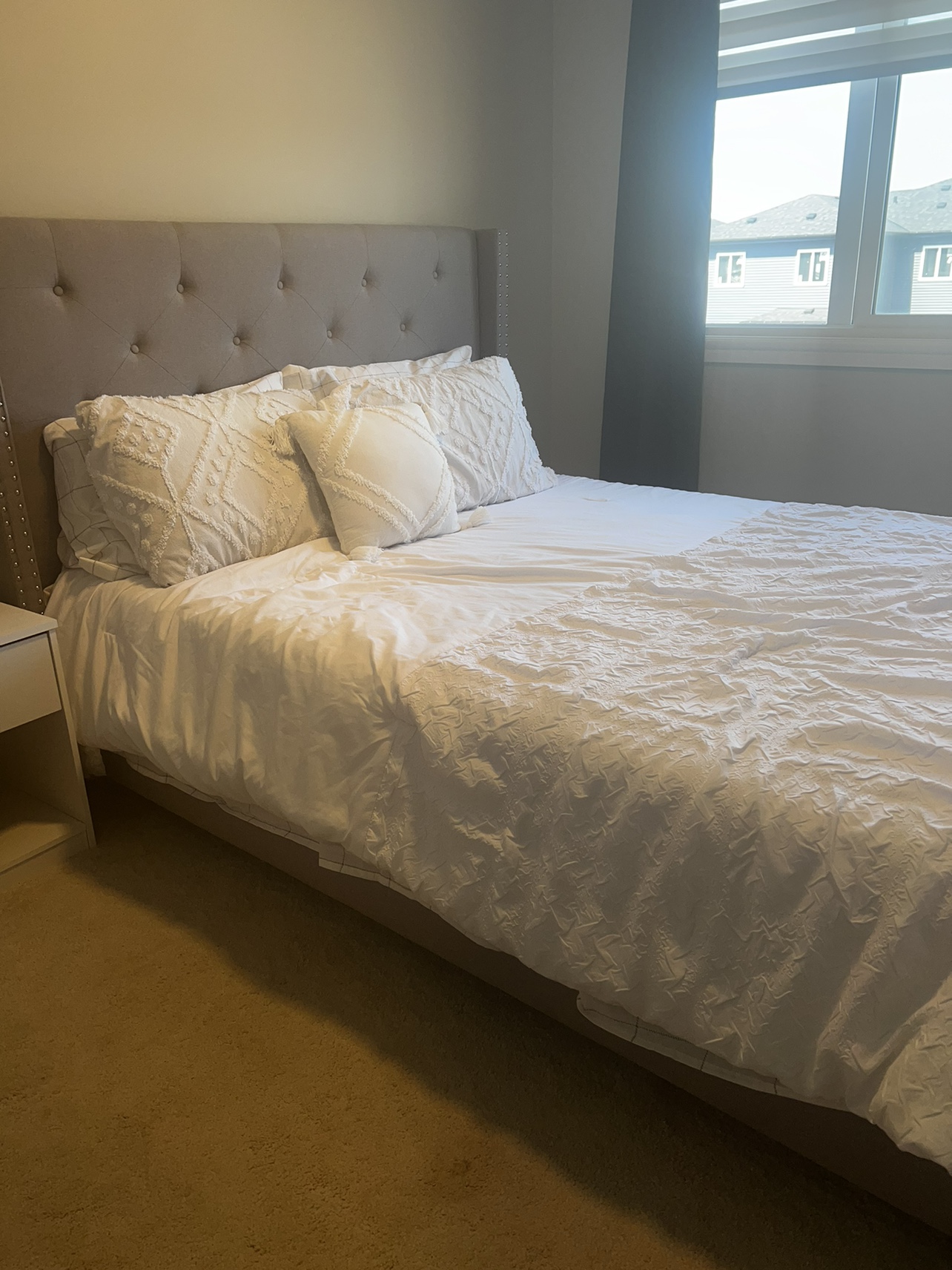 Grey Tufted Queen Size Bed Frame - photo 3