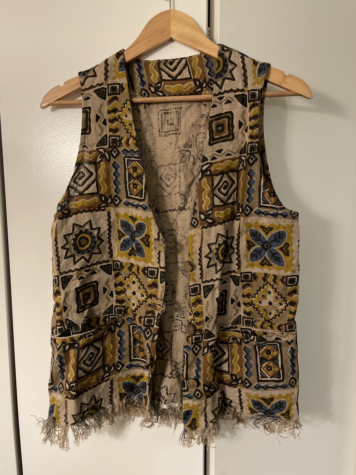 Woman’s Geometric Patterned Vest size S/M thumbnail