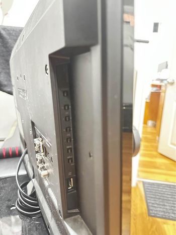 Toshiba 24" TV image indicator(4)