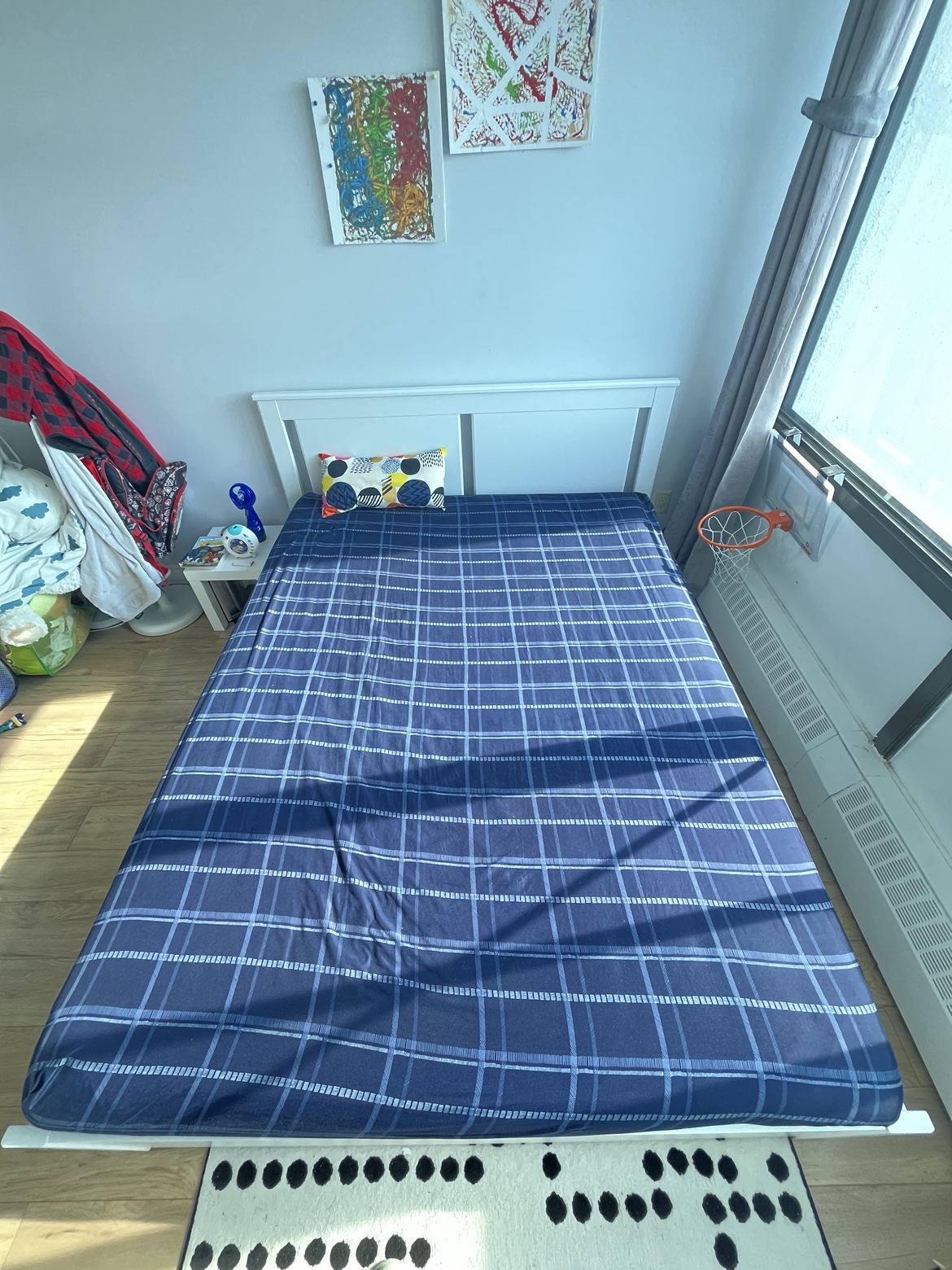 White Queen Bed Frame (ikea - Songesand) - photo 4