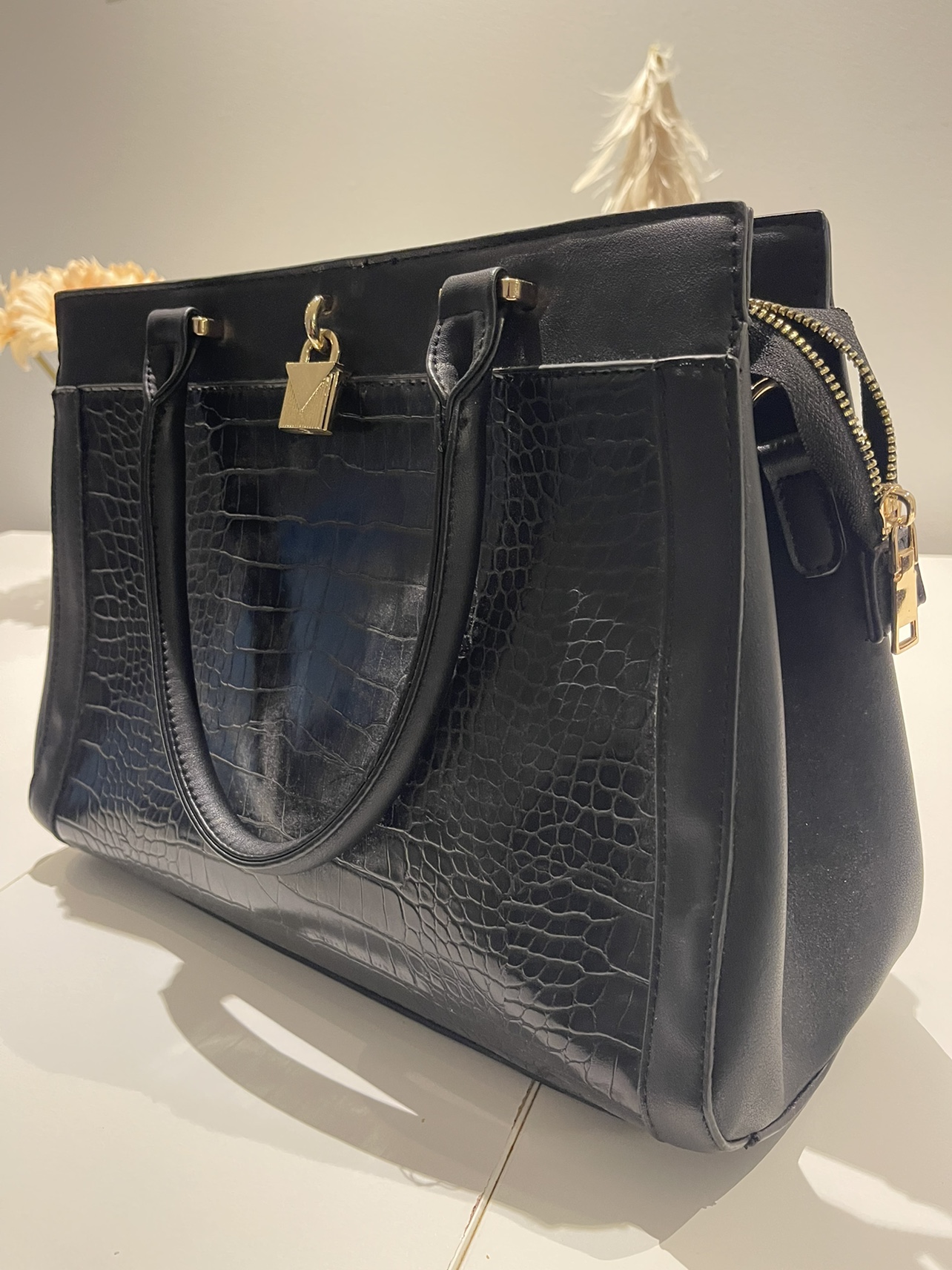 Black Crocodile Pattern Handbag - photo 2